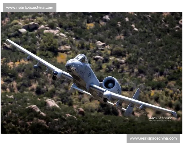 现代空中对抗策略与先进战机作战能力全面解析